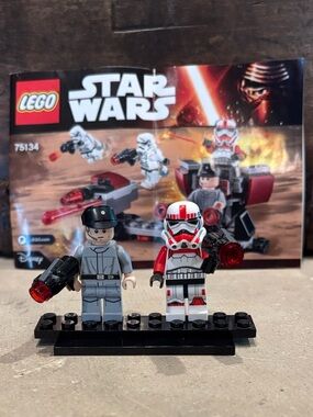 LEGO Starwars Imperial Shock Trooper and Imperial Technician Trooper Minifigures